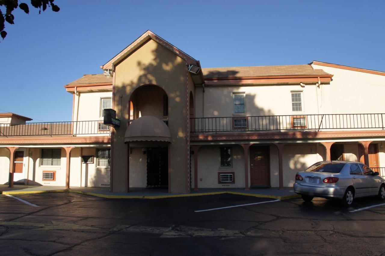 Royalinn & Suites Burlington Dış mekan fotoğraf